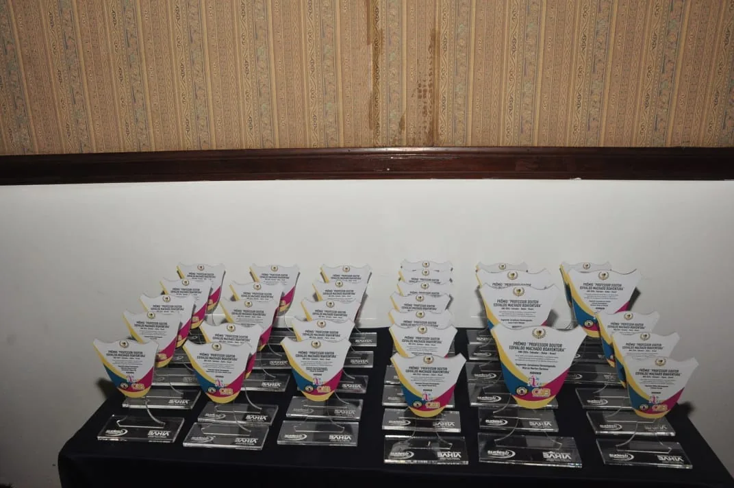 Troféus preparados para a cerimônia do Prêmio IODDEB 2026